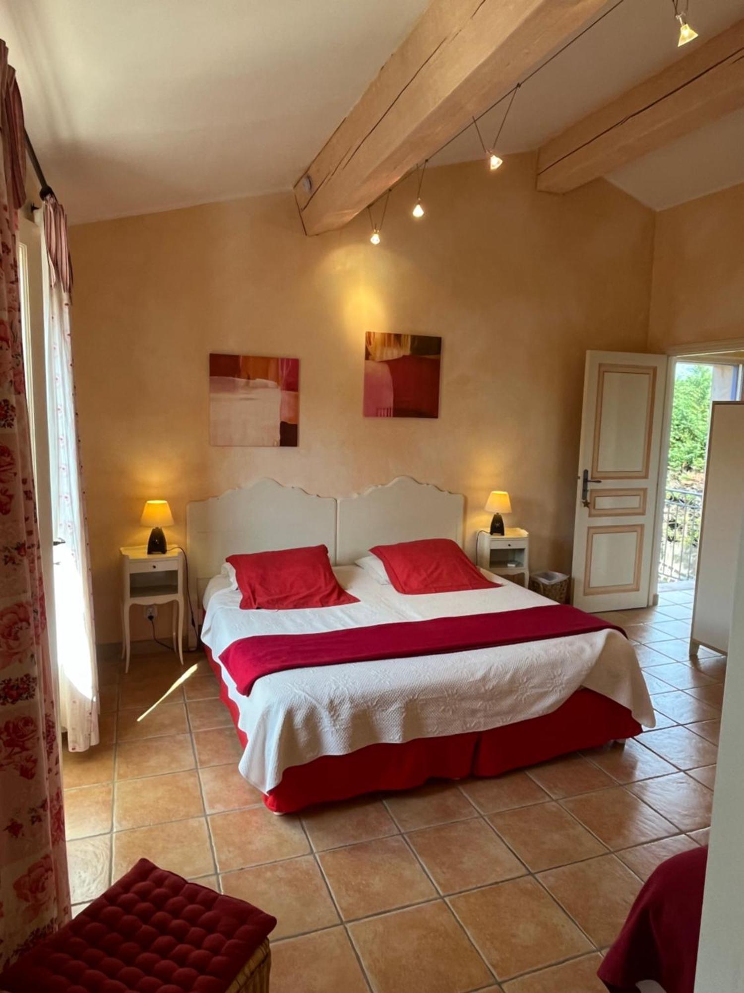 Le Mazet Des Mures Bed & Breakfast