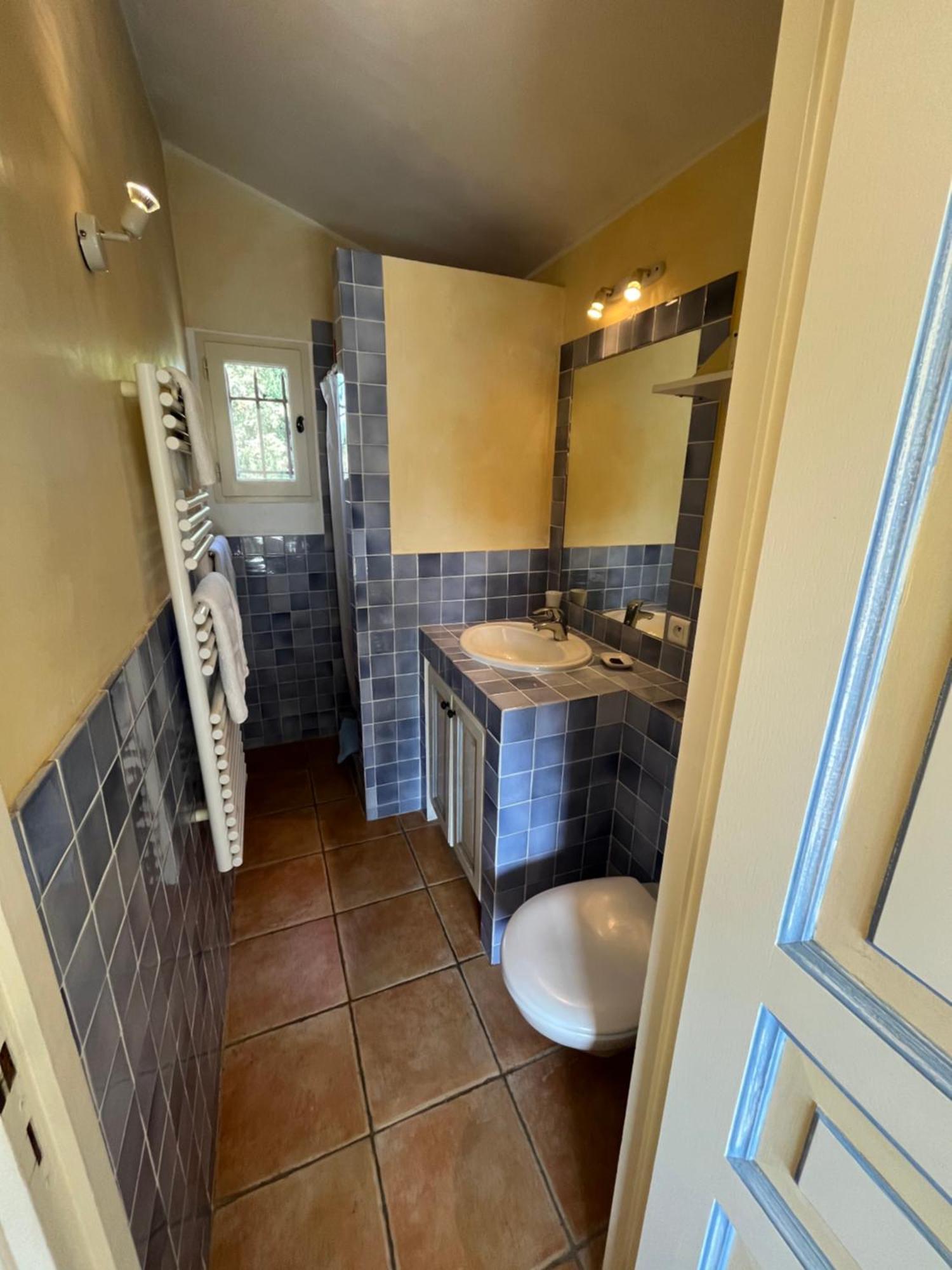 Le Mazet Des Mures Bed & Breakfast *