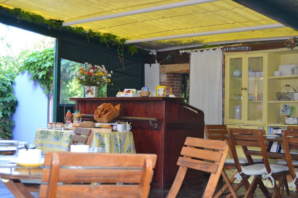 Le Mazet Des Mures Bed & Breakfast