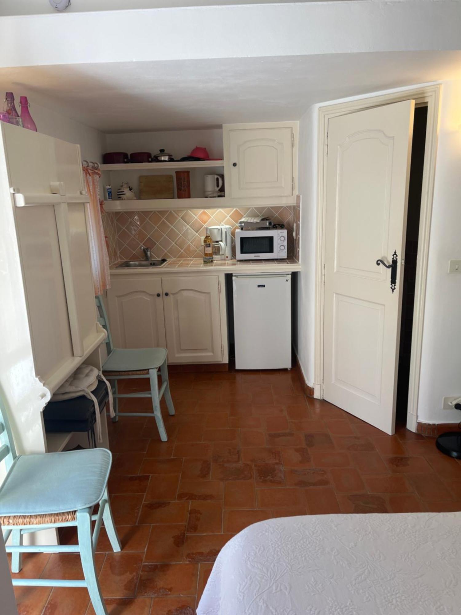 Le Mazet Des Mures Bed & Breakfast *